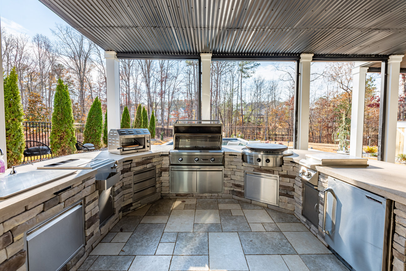 Outdoor Kitchens & BBQ Islands